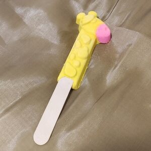 Lush Elsie the giraffe reusable bubble bar